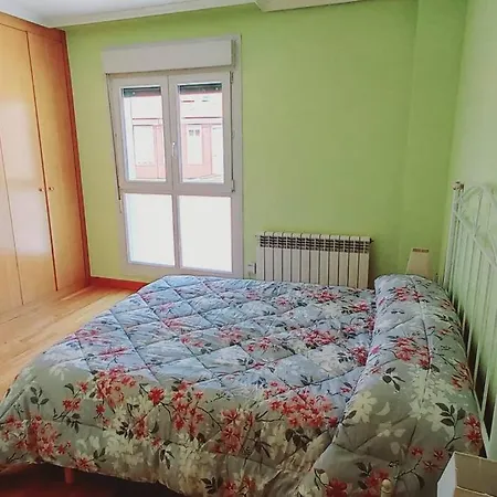 5 Personas Con Garaje A 10 Minutos De 아파트