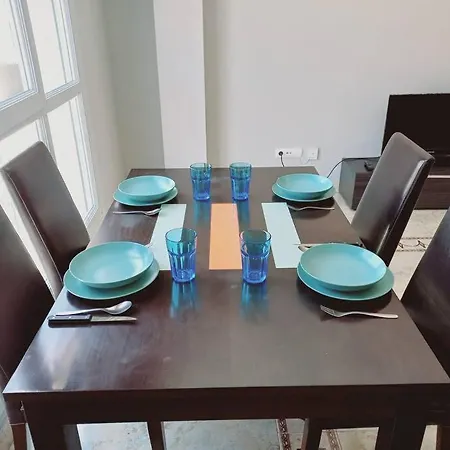 5 Personas Con Garaje A 10 Minutos De