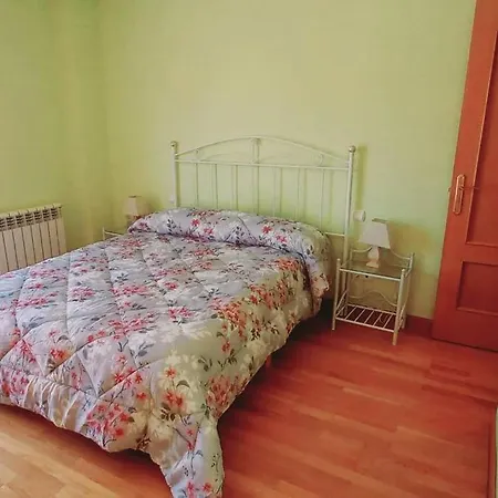 Daire Con Piscina Y Garaje A 10 Minutos De *