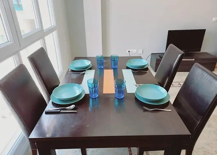 5 Personas Con Garaje A 10 Minutos De