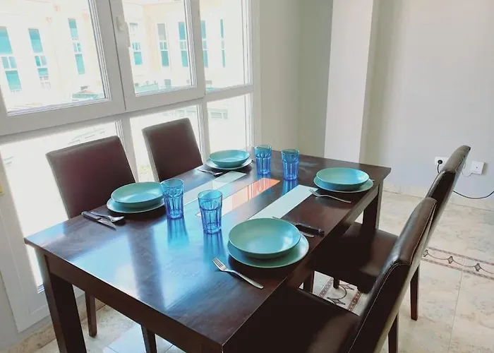 5 Personas Con Garaje A 10 Minutos De *